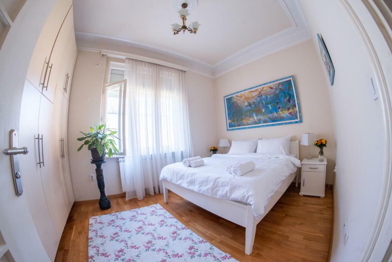Crown Apartment With Garden View Belgrado Esterno foto