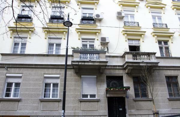 Crown Apartment With Garden View Belgrado Esterno foto